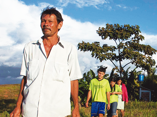 Hernán Chaparro and family