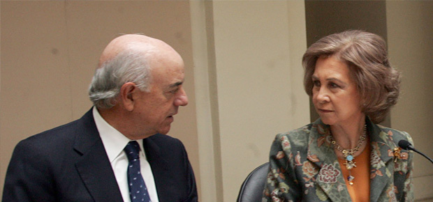 Fotografía de Francisco González, presidente de BBVA, junto a SM Doña Sofía, FMBBVA