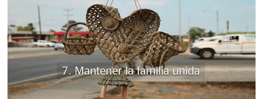 Para este artesano, la familia es el motor de su vida, sobre todo desde que juntos tuvieron que superar el fallecimiento de su nieta. Valora la opinión de su mujer y sus hijos, y siempre les consulta antes de tomar cualquier decisión.