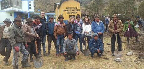 Becados DIME en su visita a emprendedores peruanos de la FMBBVA
