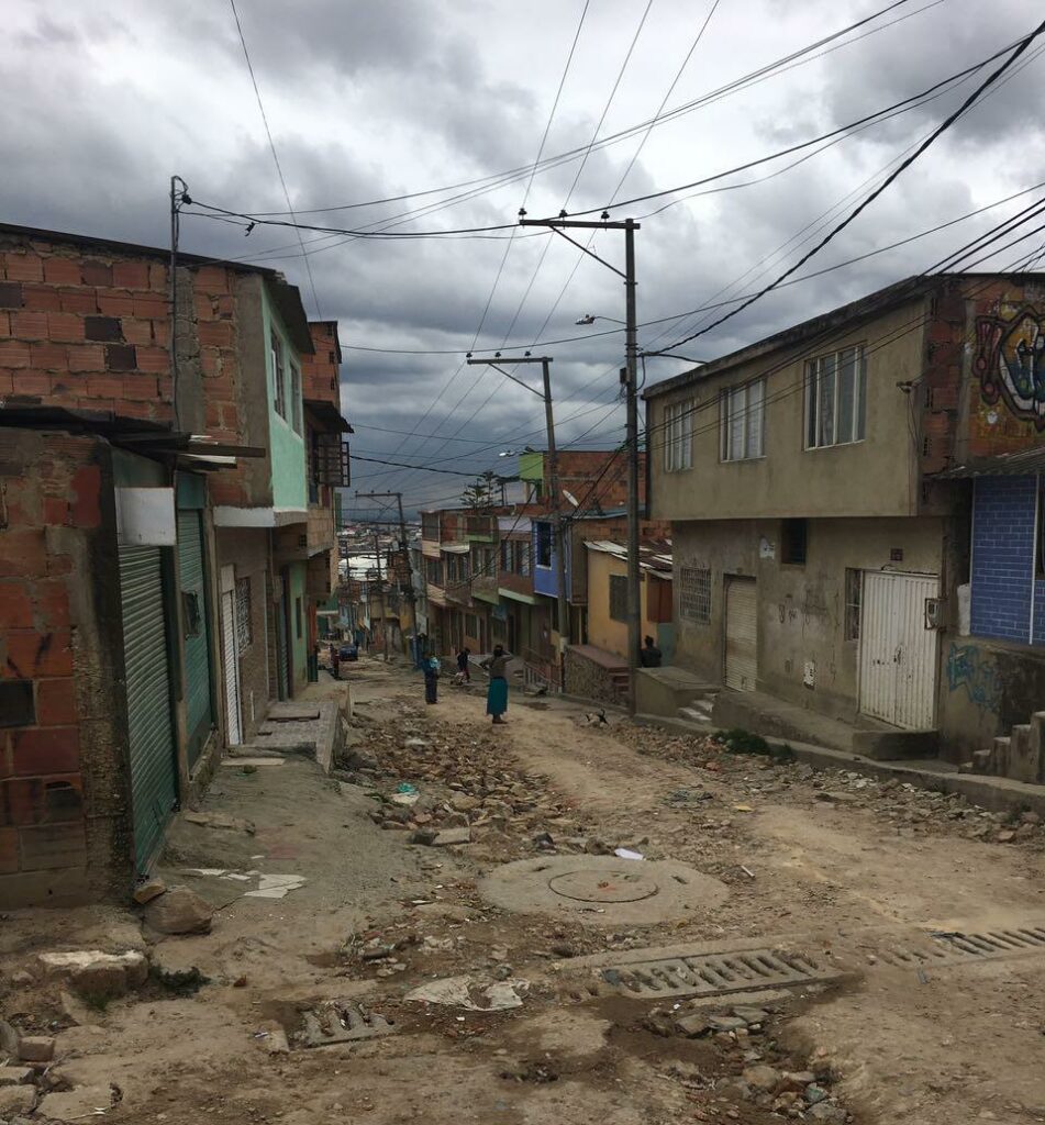 Barrio de viviendas vulnerables en Soacha, Colombia